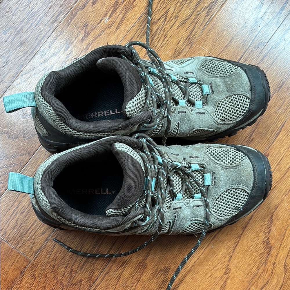 Merrell Yokota 2 Women’s Hiking Shoes size 8.5
